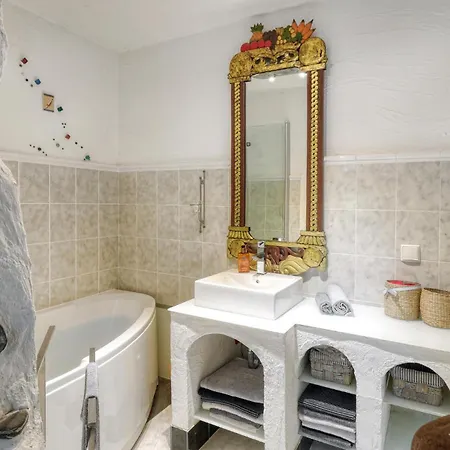 Amazing In With Kitchen Semesterbostad *